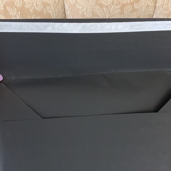 Authentic empty unused Saint Laurent envelope - Picture 3 of 3